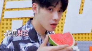 看帅哥吃瓜视频