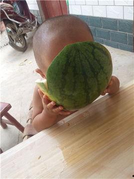 抓拍吃瓜相,抓拍那些“吃瓜群众”的瞬间